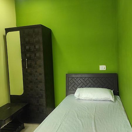 Hotel Sk Lodge Near Guwahati Airport Esterno foto
