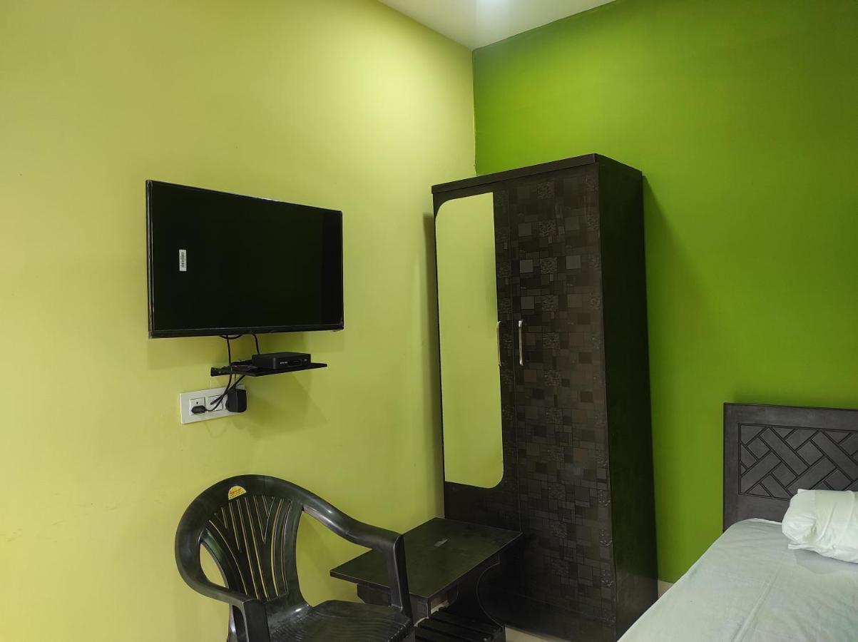 Hotel Sk Lodge Near Guwahati Airport Esterno foto