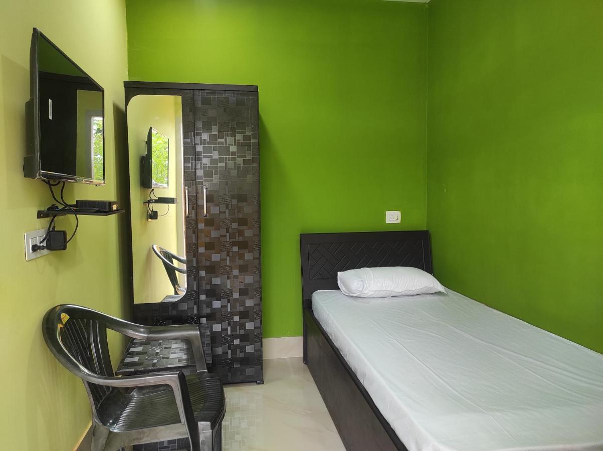 Hotel Sk Lodge Near Guwahati Airport Esterno foto
