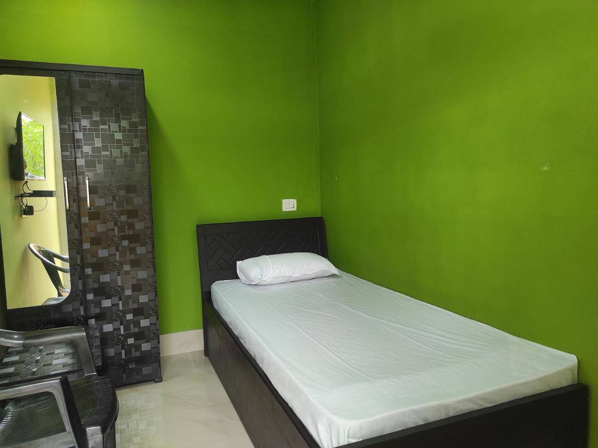 Hotel Sk Lodge Near Guwahati Airport Esterno foto
